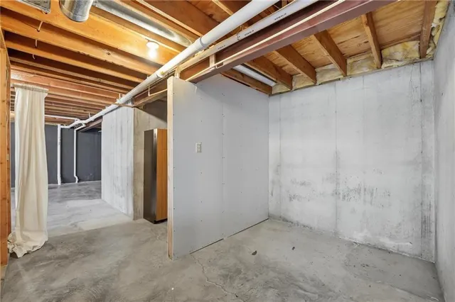 $324,900 | 1403 Redbud Avenue, Pleasant Hill, MO 64080