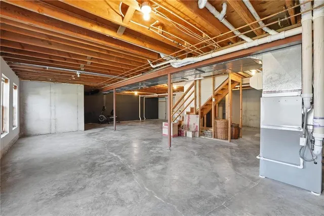 $324,900 | 1403 Redbud Avenue, Pleasant Hill, MO 64080