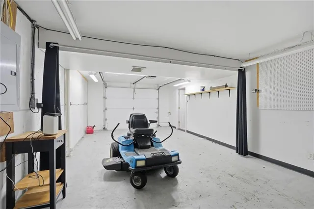 $324,900 | 1403 Redbud Avenue, Pleasant Hill, MO 64080