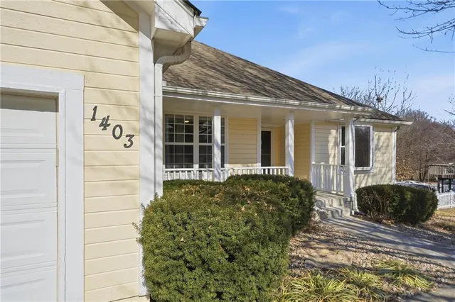 $324,900 | 1403 Redbud Avenue, Pleasant Hill, MO 64080