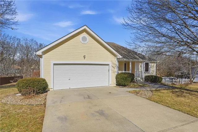 $324,900 | 1403 Redbud Avenue, Pleasant Hill, MO 64080