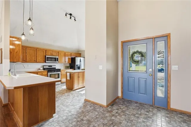 $324,900 | 1403 Redbud Avenue, Pleasant Hill, MO 64080