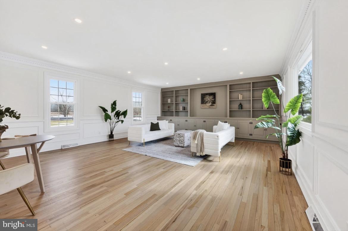 150 Windsor Road Robbinsville, NJ 08691 - Photo 23 of 60 Large Den