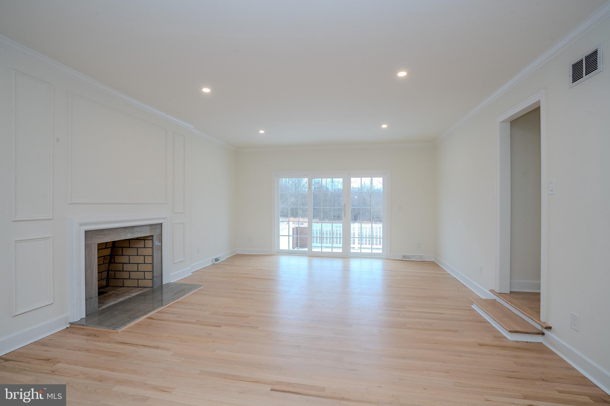 150 Windsor Road Hightstown, NJ 08520 - Photo 3 of 37