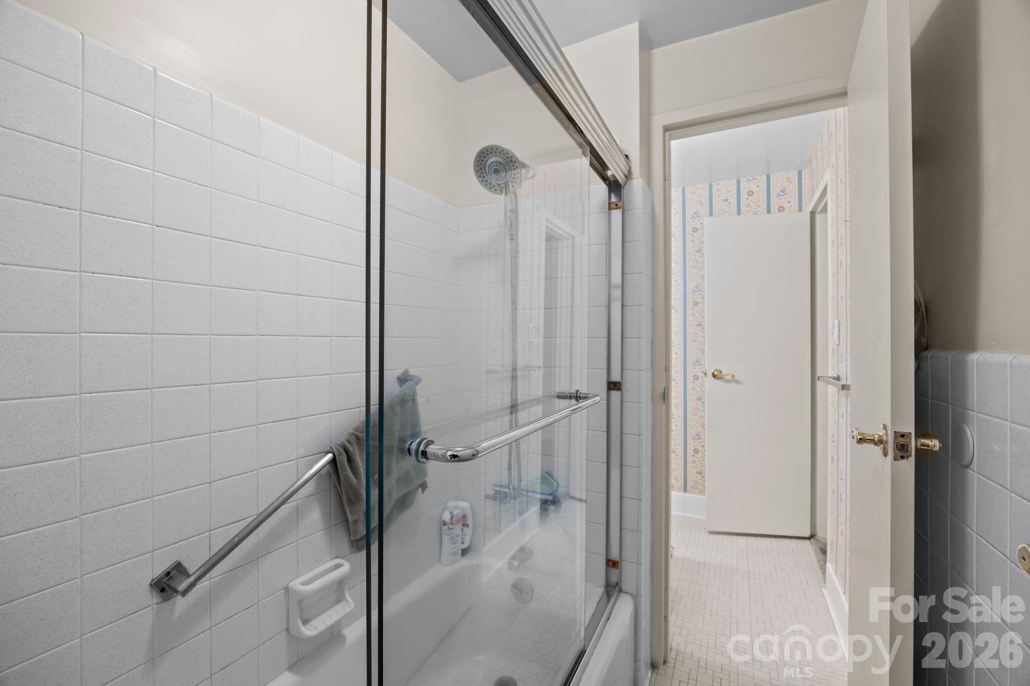 1300 Reece Road, Unit 208 Charlotte, NC 28209 - Photo 18 of 38