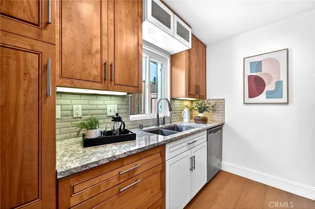 $1,199,999 | 256 Juniper Avenue, Unit B6, Carlsbad, CA 92008