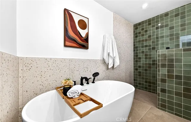 $1,199,999 | 256 Juniper Avenue, Unit B6, Carlsbad, CA 92008