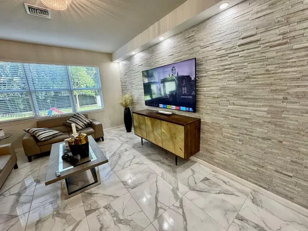 $4,600 | 4334 Ficus Street, Hollywood, FL 33021