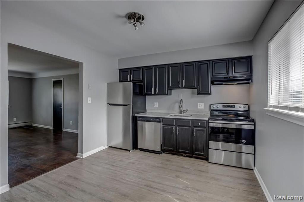 629 West Maple Road, Unit 62910 Clawson, MI 48017 - Photo 9 of 17