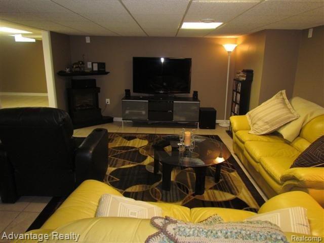 34320 Country Meadow Road New Baltimore, MI 48047 - Photo 20 of 21 rec room 2 (Small).jpg
