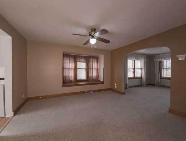 $250,000 | 11813-11815 East Scarritt Avenue, Sugar Creek, MO 64054