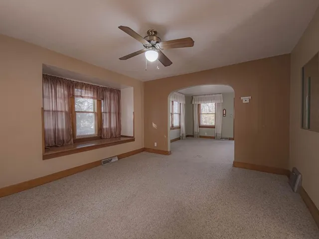 $250,000 | 11813-11815 East Scarritt Avenue, Sugar Creek, MO 64054