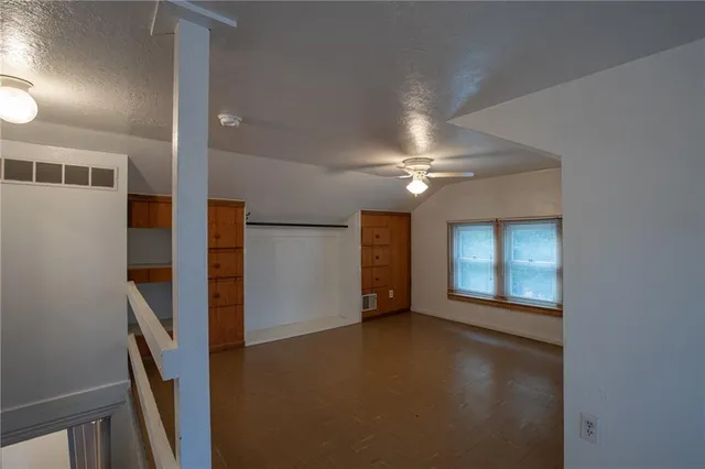 $250,000 | 11813-11815 East Scarritt Avenue, Sugar Creek, MO 64054