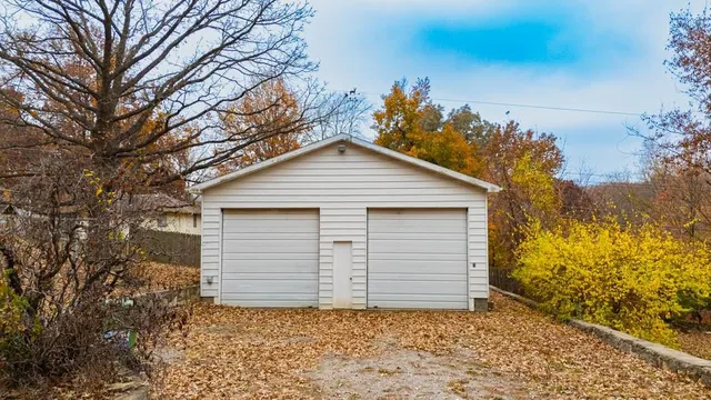 $250,000 | 11813-11815 East Scarritt Avenue, Sugar Creek, MO 64054