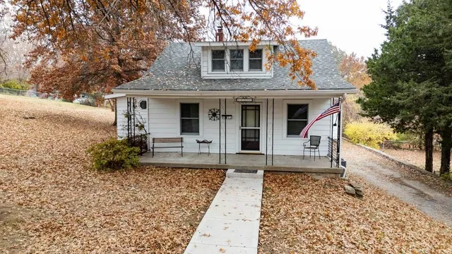 $250,000 | 11813-11815 East Scarritt Avenue, Sugar Creek, MO 64054