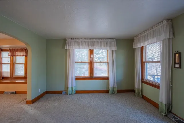 $250,000 | 11813-11815 East Scarritt Avenue, Sugar Creek, MO 64054