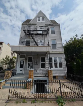 $1,700 | 10 Sherman Place, Unit 7, Jersey City, NJ 07307