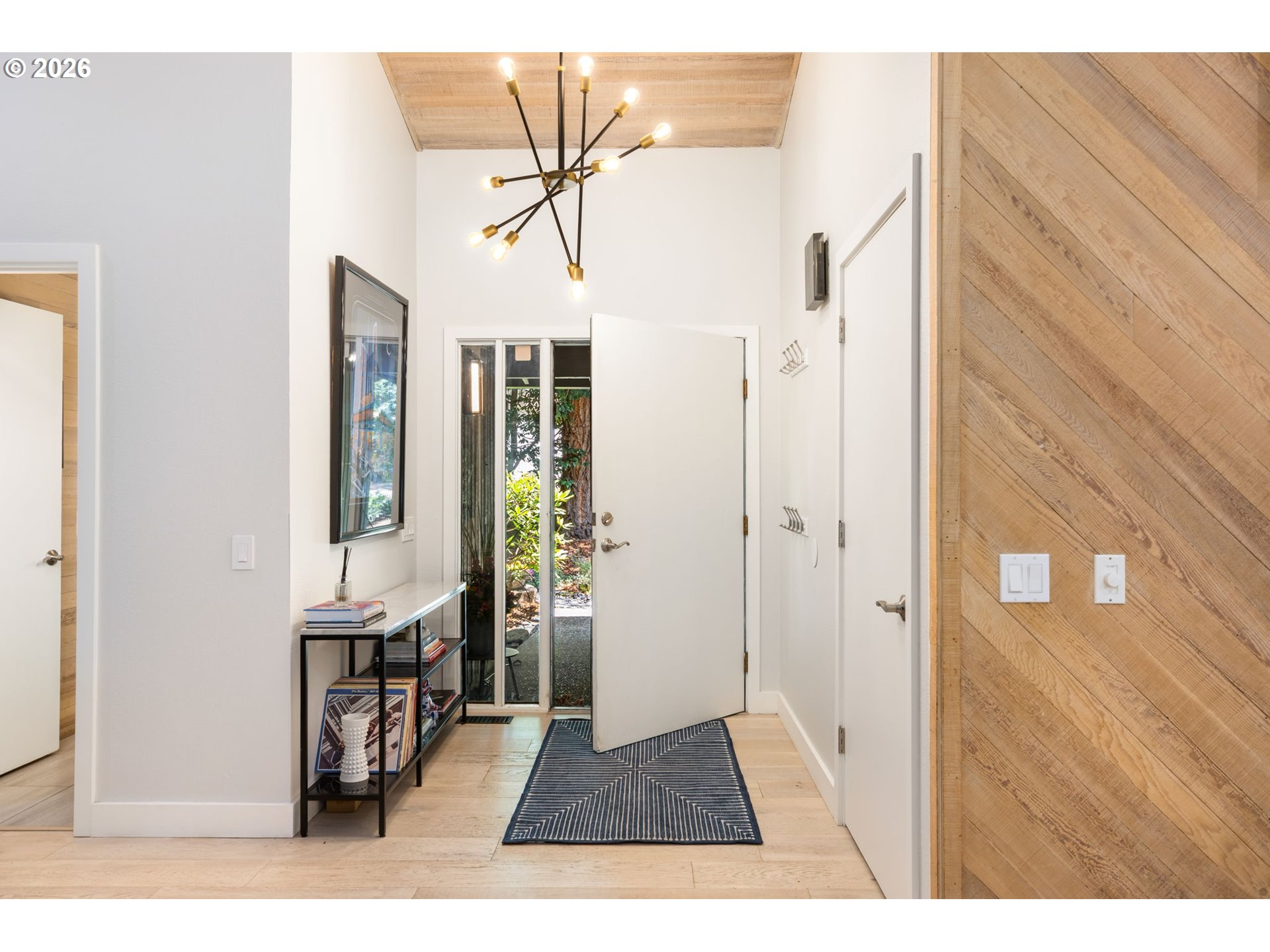 5833 Southwest Lane Court Portland, OR 97221 - Photo 7 of 47