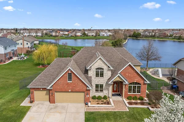 $699,900 | 785 Stacey Drive, New Lenox, IL 60451