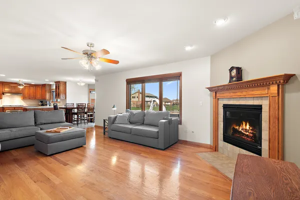 $699,900 | 785 Stacey Drive, New Lenox, IL 60451