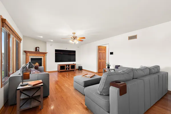 $699,900 | 785 Stacey Drive, New Lenox, IL 60451