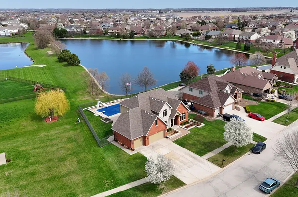 $699,900 | 785 Stacey Drive, New Lenox, IL 60451