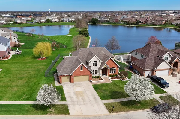 $699,900 | 785 Stacey Drive, New Lenox, IL 60451