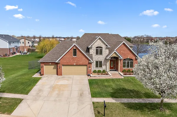 $699,900 | 785 Stacey Drive, New Lenox, IL 60451
