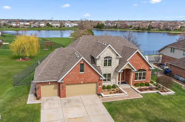 $699,900 | 785 Stacey Drive, New Lenox, IL 60451