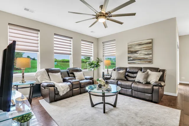 $435,000 | 6296 Doral Drive, Gurnee, IL 60031