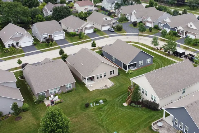 $435,000 | 6296 Doral Drive, Gurnee, IL 60031