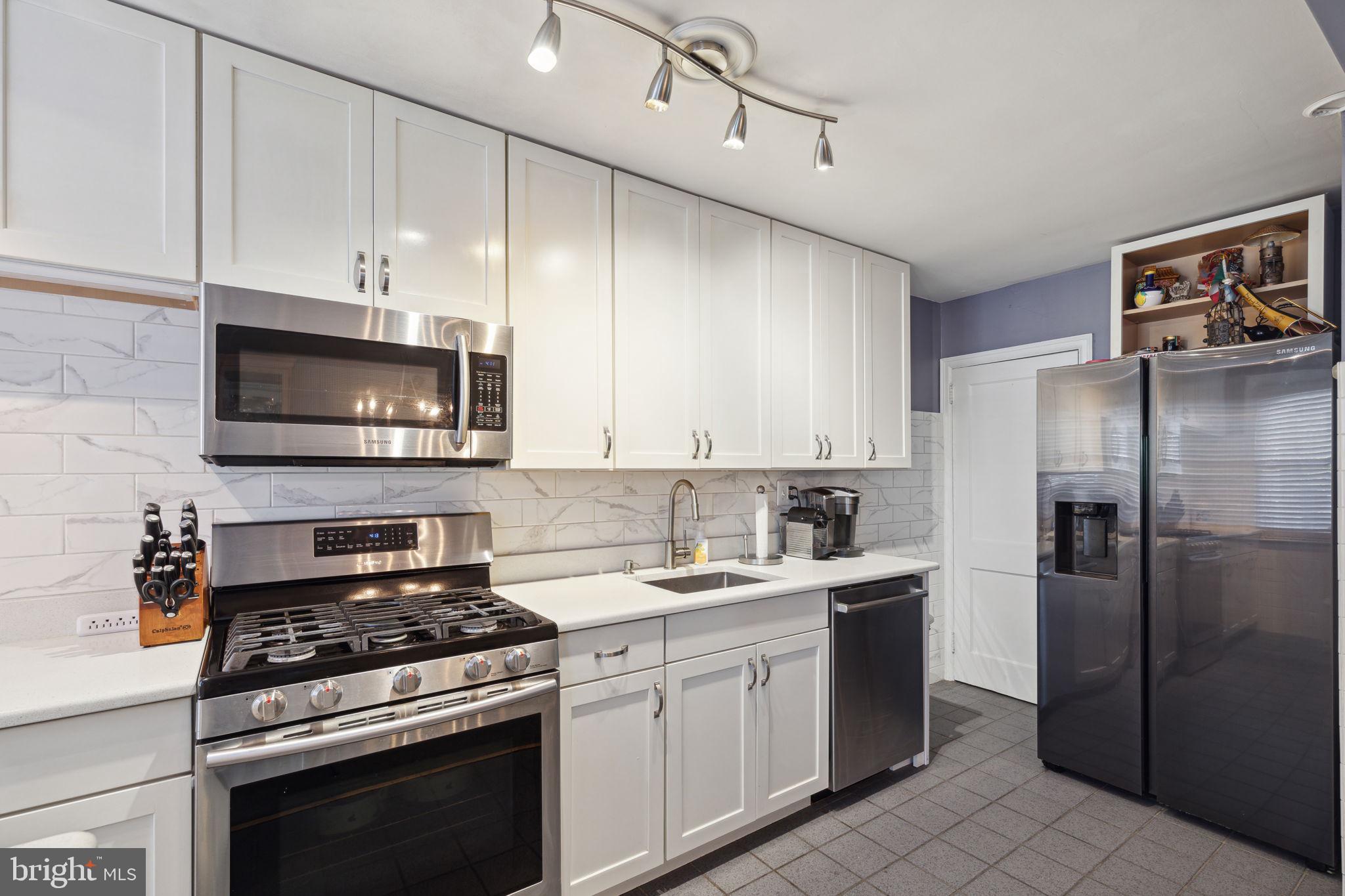 2909 Hellerman Street Philadelphia, PA 19149 - Photo 10 of 25