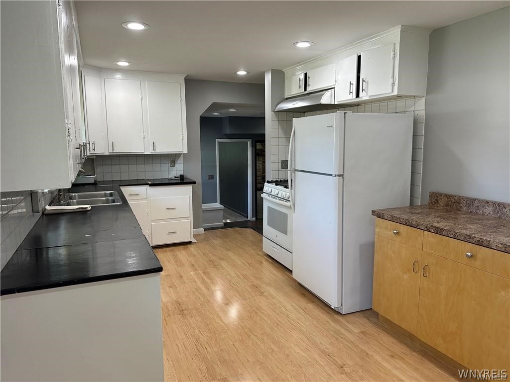 7841 Transit Road East Amherst, NY 14051 - Photo 4 of 15