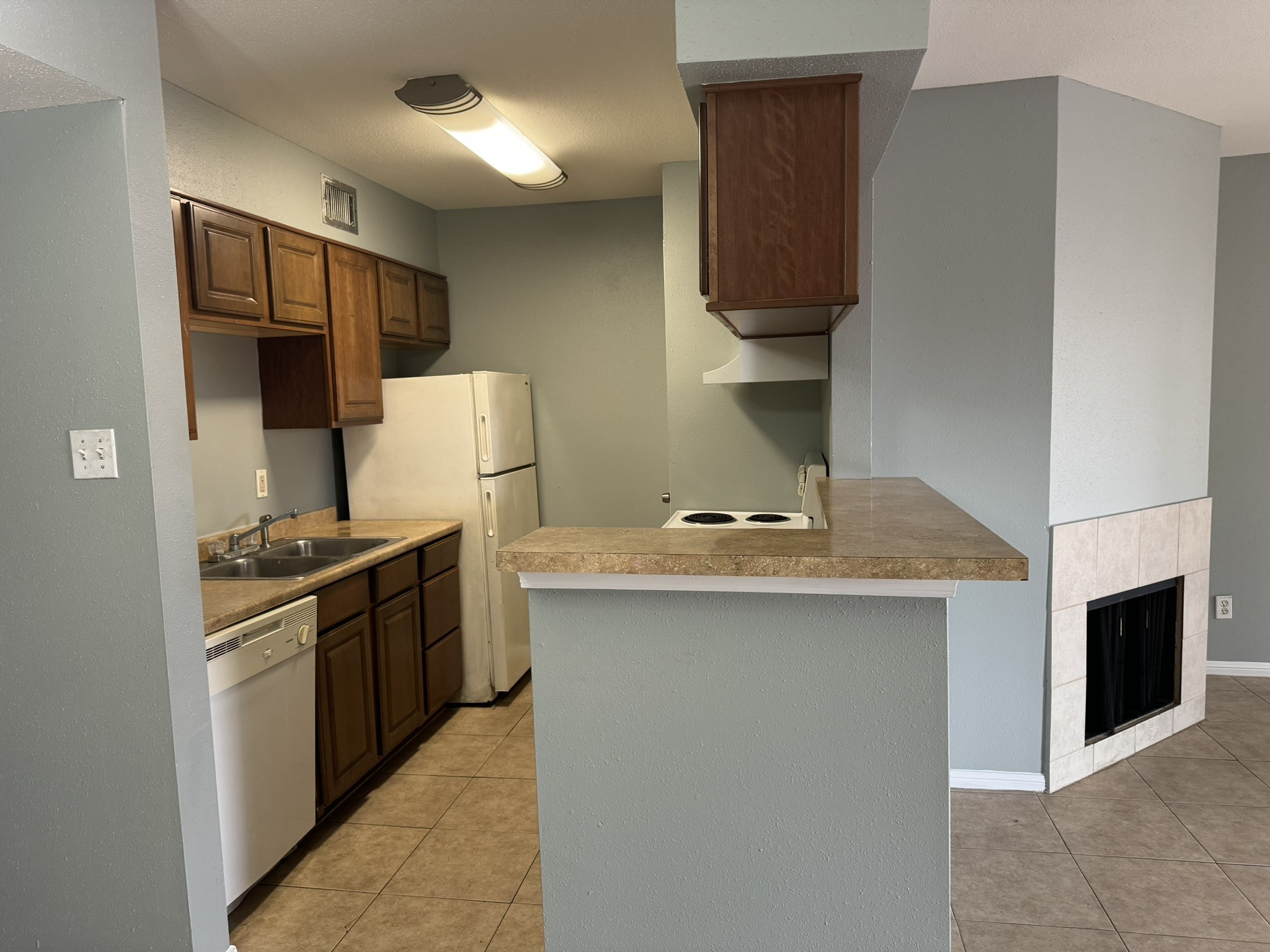 10100 South Gessner Road, Unit 106 Houston, TX 77071 - Photo 4 of 12 Kitchen