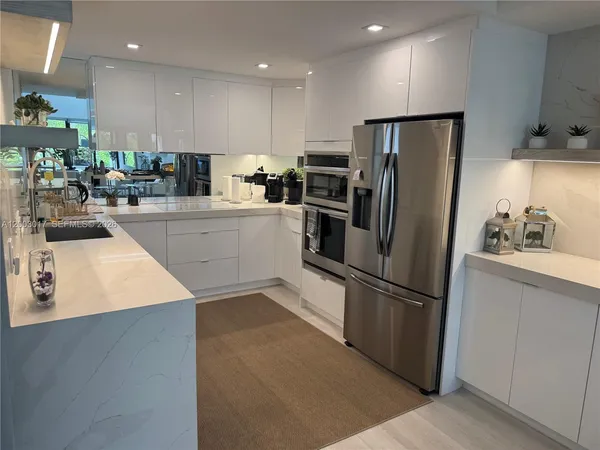 $7,200 | 336 Poinciana Island Drive, Unit 1008, Sunny Isles Beach, FL 33160