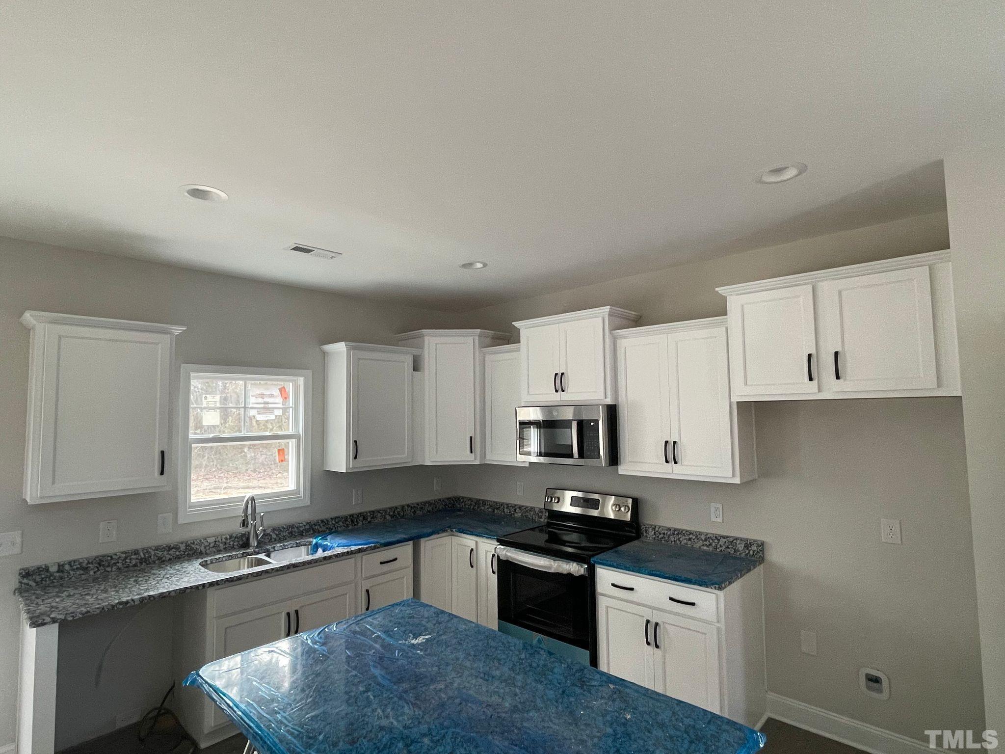 530 Hayes Road Spring Lake, NC 28390 - Photo 3 of 9 Gallery Image 3