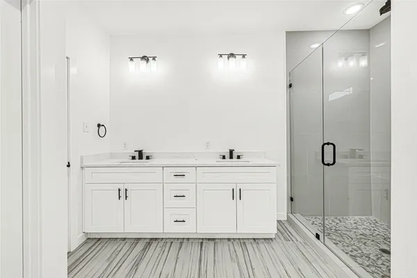 $2,000 | 9316 Waller Street, Houston, TX 77012