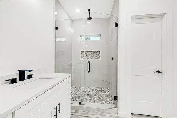 $2,000 | 9316 Waller Street, Houston, TX 77012
