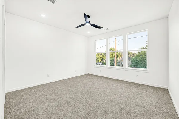 $2,000 | 9316 Waller Street, Houston, TX 77012