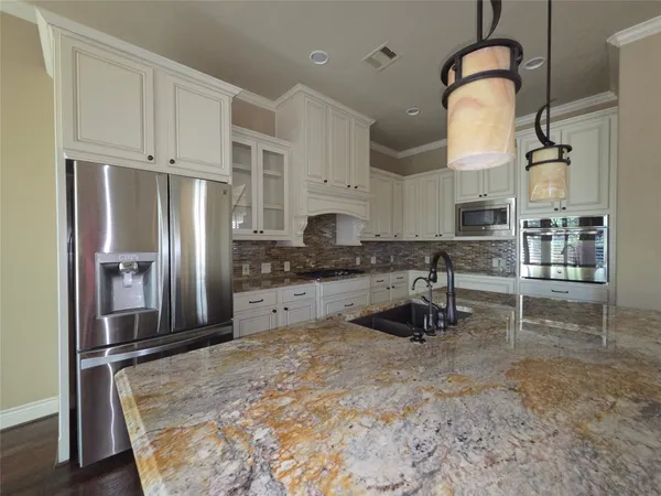 $3,000 | 14 Jonquil Place, Tomball, TX 77375