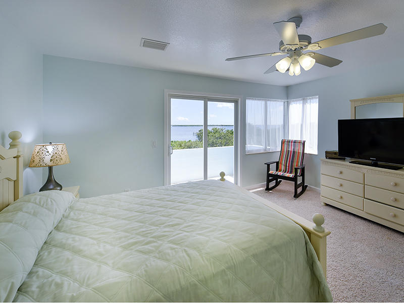 1525 Niles Road Summerland Key, FL 33042 - Photo 14 of 27 Guest Bedroom