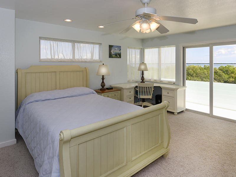 1525 Niles Road Summerland Key, FL 33042 - Photo 16 of 27 Master Bedroom