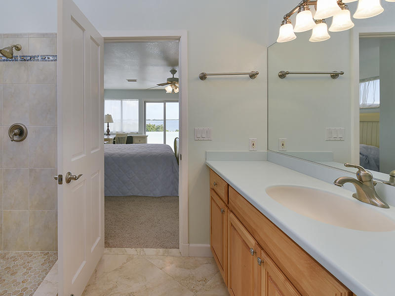 1525 Niles Road Summerland Key, FL 33042 - Photo 17 of 27 Master Bathroom