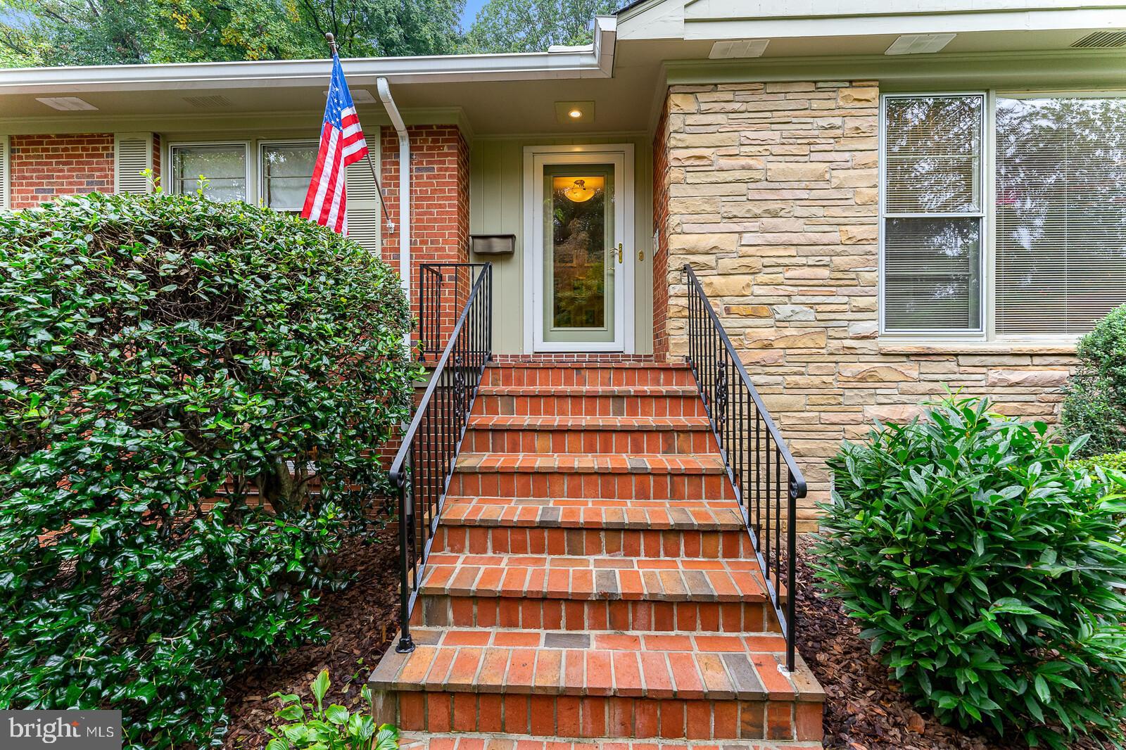 9414 Crosby Road Silver Spring, MD 20910 - Photo 4 of 33 Gallery Image 4