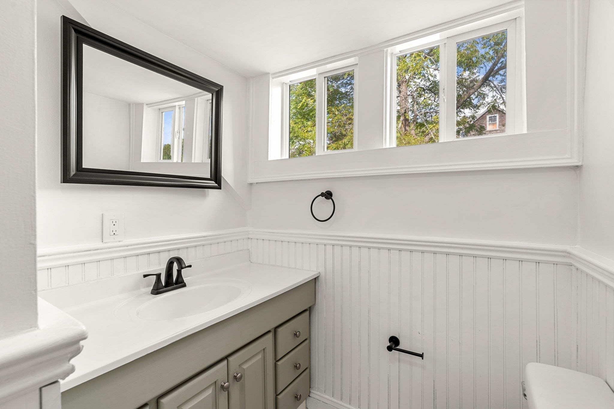 17 Cottage Street Marblehead, MA 01945 - Photo 22 of 27 Gallery Image 22