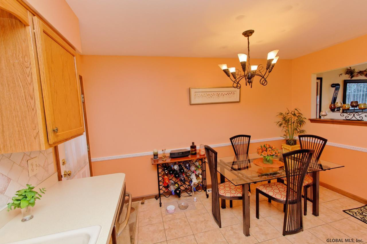 476 Chadwick Road Schenectady, NY 12304 - Photo 16 of 25 Photo 16