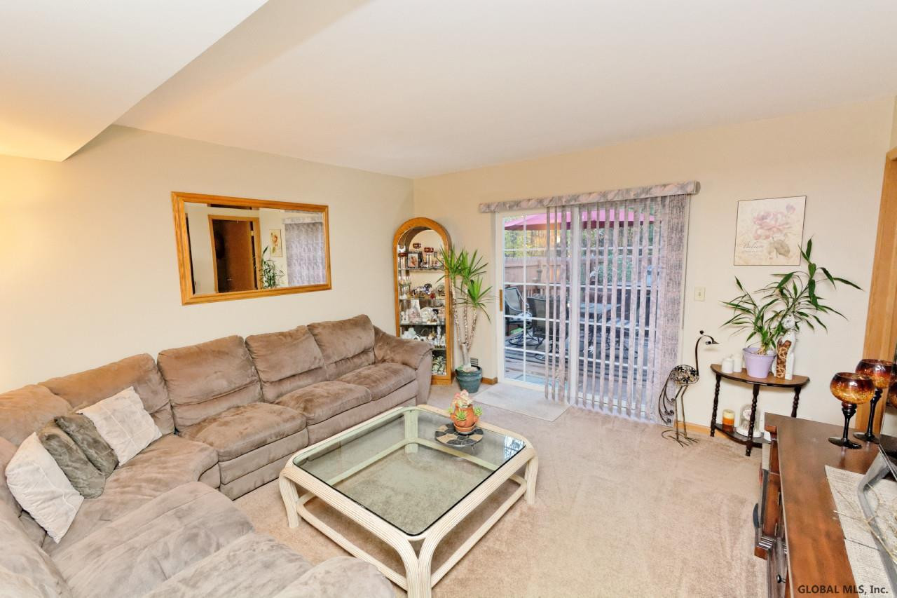 476 Chadwick Road Schenectady, NY 12304 - Photo 17 of 25 Photo 17