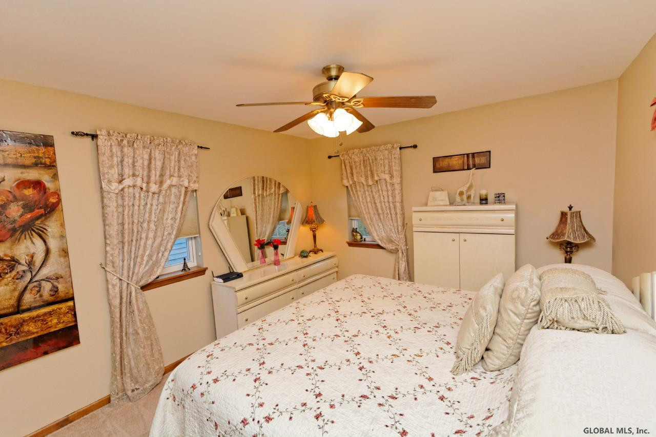 476 Chadwick Road Schenectady, NY 12304 - Photo 20 of 25 Photo 20