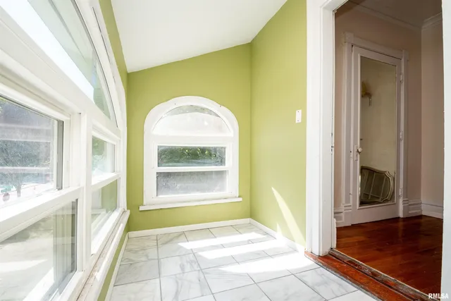 $275,000 | 1637 West Moss Avenue, Peoria, IL 61606