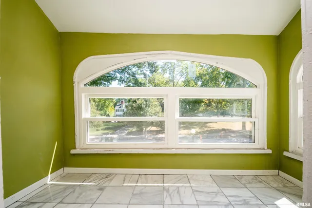 $275,000 | 1637 West Moss Avenue, Peoria, IL 61606